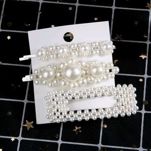 Pearl hair clips